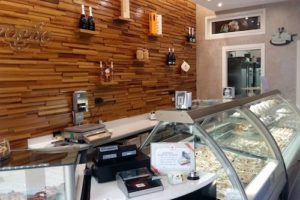Parete in parquet per bar